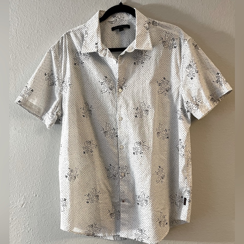 JOHN VARVATOS size L button down short-sleeve casual shirt